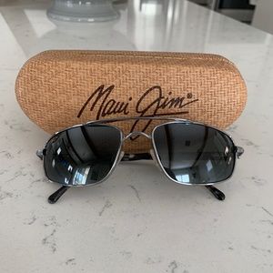 Maui Jim Polarized Rectangular Sunglasses “Kahuna”